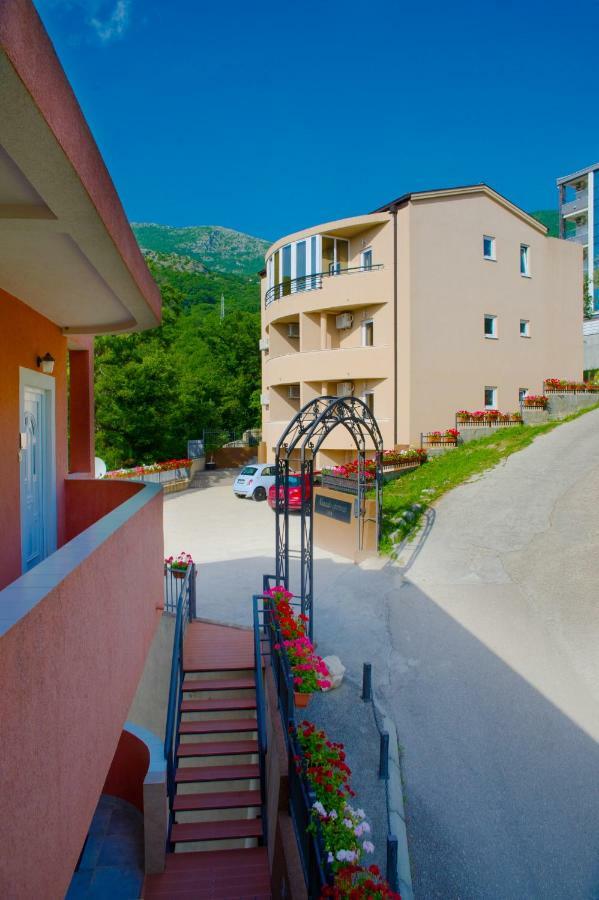 Alessandra Apartments Sveti Stefan Exterior photo